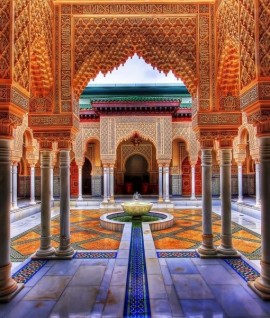 لن تقوم قائمة للإسلام ما لم يحضن المسلم نساء بيته