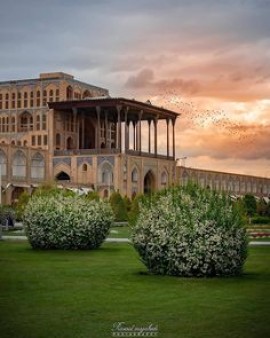الإنسان المأزوم